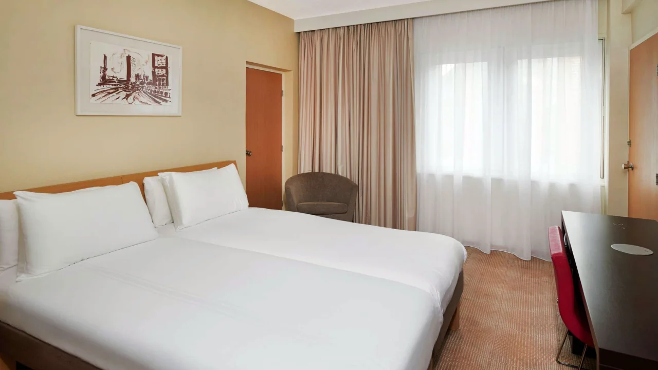 Novotel London West